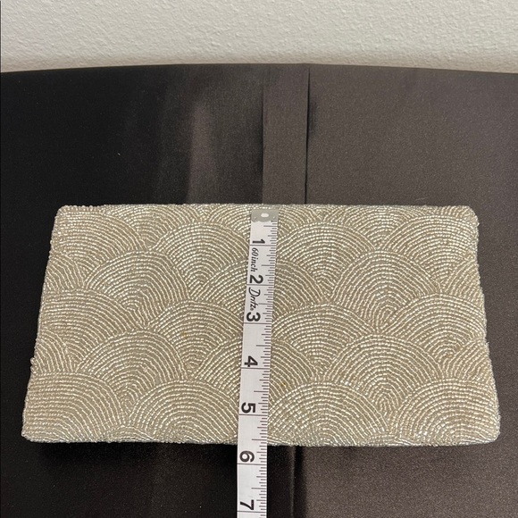 Antik Kraft | Silver Beaded Clutch